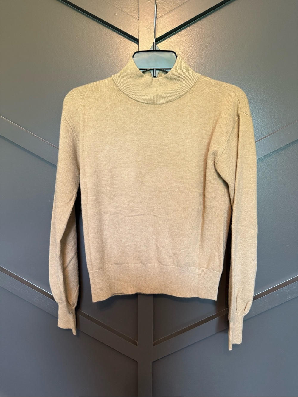 ☀️🌊 The Drop open back Camel Mock Neck Sweater NWOT